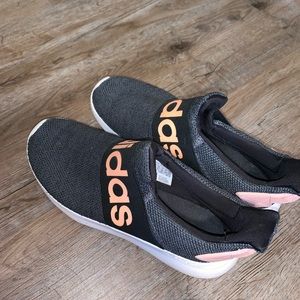 adidas tennis shoes, size 7.5